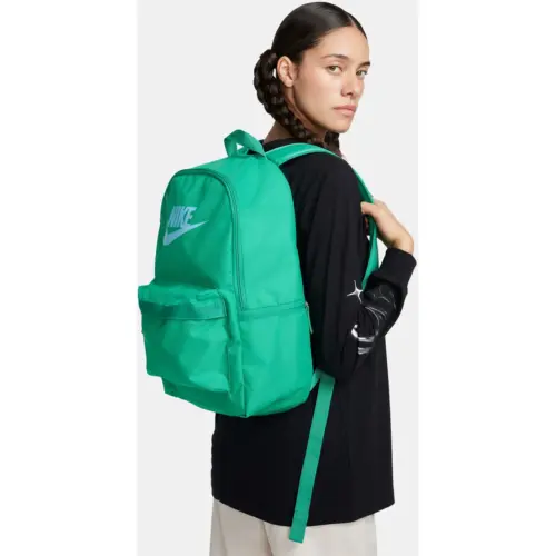 Nike Rucksack grün, grüner Rucksack, Nike Damen rucksack und für Herren mit einer person