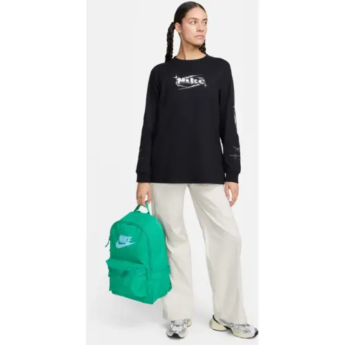 Nike Rucksack grün, grüner Rucksack, Nike Damen rucksack und für Herren mit einer anderen person